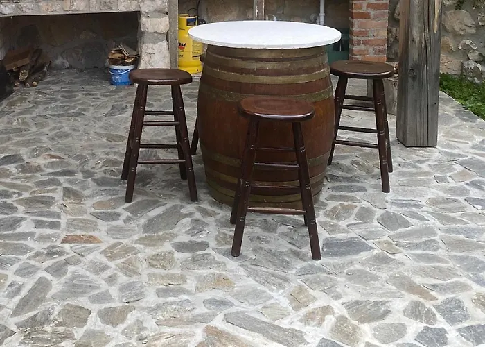 Posestvo Tmzek בית נופש