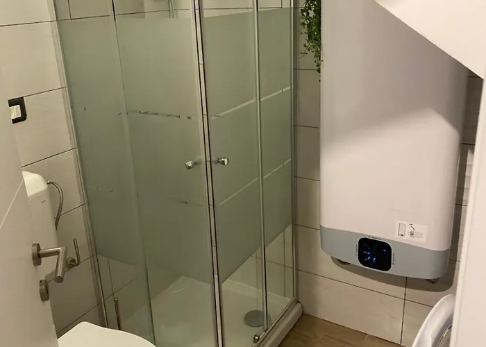 Posestvo Tmzek בית נופש